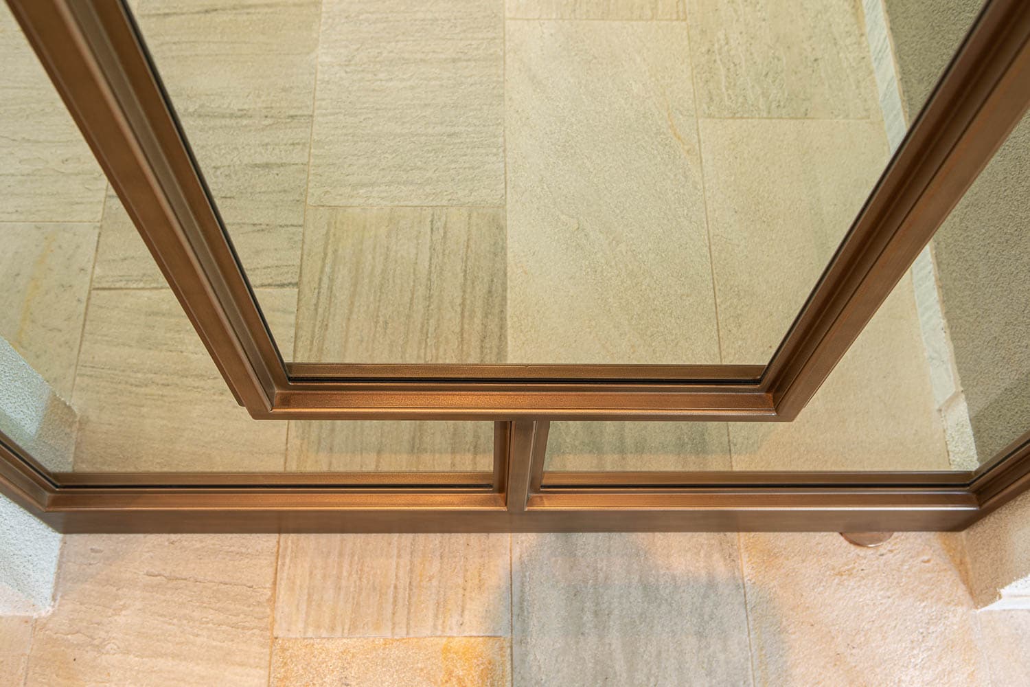 Cheyne steel door profile with pivot hinge for internal door